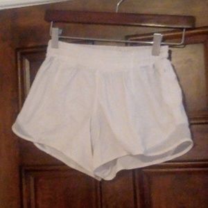 White Lululemon Hot Hot Shorts Size 2.5 Size 4